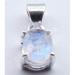 SilverStarJewel Oval Rainbow Moonstone Pendant 0.7'' 1.3 Grams Sterling Silver