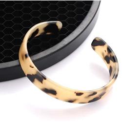 Leopard Earrings Necklace Bracelet for Women Acrylic Circle Hoop Dangle Earring Long Disc Pendant Necklace Open Cuff Bangle Resin Cheetah Jewelry Set for Ladies Girls