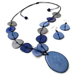 Artesania Karissma Tagua Necklace and Earrings in Blue TAG667. Tagua Nut Jewelry, Organic Necklace, Eco Friendly Jewelry, Blue Statement Necklace Set