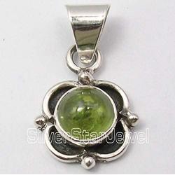 SilverStarJewel Sterling Silver Green Peridot Pendant 2.3 cm 1.9 Grams Jewellery Gift