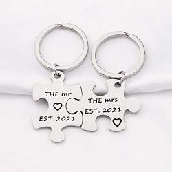 FUSTMW Couple Wedding Gifts Mr Mrs Est 2021 Keychain Set Newlyweds Gifts Wife Husband Engagement Gifts