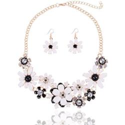 Yuhuan Flower Chunky Statement Necklace Rhinestone Costume Jewelry for Women