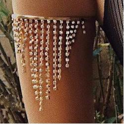 Sakytal Crystal Tassel Arm Bracelet Gold Rhinestone Arm Cuff Shining Upper Arm Bangle Bracelet Nightclub Armband for Women and Girls (Gold)