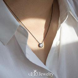 555Jewelry Stainless Steel Round CZ Solitaire Sparkly Bezel Pendant Necklace