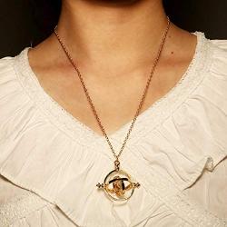 YienDoo Vintage Sand Clock Necklace Sand Glass Large Pendant Hourglass Pendant Time-Turner Necklace Jewelry for Women and Girls (Gold)