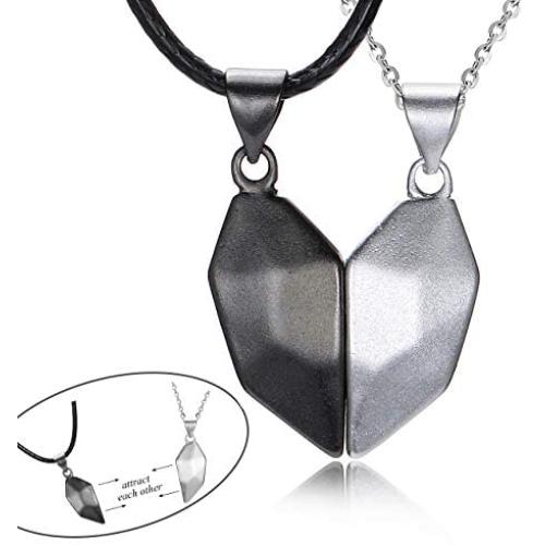 Top Plaza Couples Gifts Couples Necklaces for Him & Her 2 Pcs Magnetic Matching Heart Pendant Necklace Women Men Lover Girlfriend Boyfriend Wife Husband Valentine’s Day Gifts