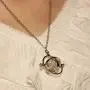 TseanYi Vintage Time Necklace Choker Silver Round Circle Pendant Necklaces Sand Clock Necklace Chain Time Turner Jewelry for Women and Girls (Silver)