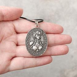 HAQUIL Viking Necklace - Metal Alloy, Viking God Valkyrie Freya Pendant - PU Leather Cord, 23.6''