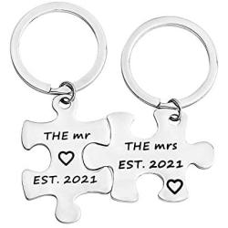 FUSTMW Couple Wedding Gifts Mr Mrs Est 2021 Keychain Set Newlyweds Gifts Wife Husband Engagement Gifts