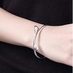 Vitaltyextracts Silver Plated Bracelet Shining Bangle Bracelets (Silver)