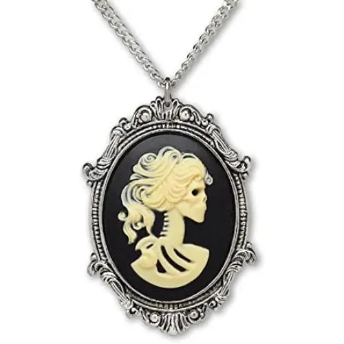 Gothic Lolita Skull Cameo in Pewter Frame Pendant Necklace Gothic Lolita Skull Cameo in Pewter Frame Pendant Necklace