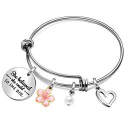 Maxforever Inspirational Quote Bracelet Gifts Women Girls Jewelry Charm Pendant Bangle Gift for Daughter, Niece, Sister, Best Friends