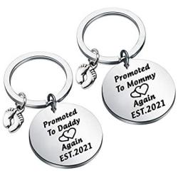 FUSTMW Promoted to Daddy/Mommy Again EST.2021 Gifts Pregnancy Announcement Keychain New Dad Gift Mama to be Mommy Jewelry