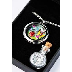 Fairy Garden Gift Locket including 5 magical enamelled charms. Fulfil every little girl’s dream. Includes a fairy, unicorn, flower, lady bug & bird floating charms set in front of a mushroom house.