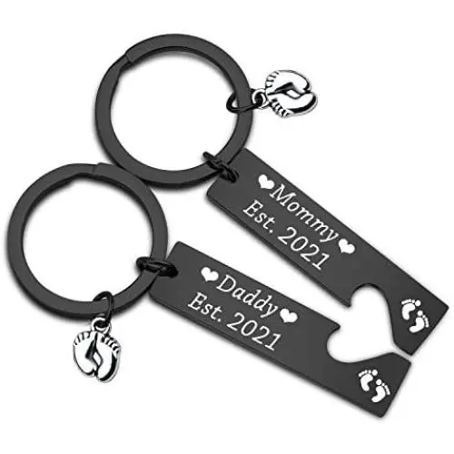 FUSTMW Pregnancy Announcement Gifts Daddy and Mommy Est 2021 Keychain Set New Parents Gift First Time Mom Gifts Baby Footprint Charm Daddy to Be Gifts