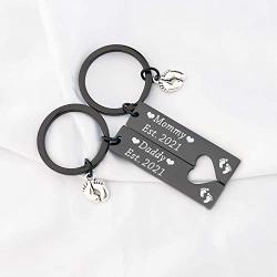 FUSTMW Pregnancy Announcement Gifts Daddy and Mommy Est 2021 Keychain Set New Parents Gift First Time Mom Gifts Baby Footprint Charm Daddy to Be Gifts