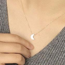 Wanderer Moon Pendant Necklace, High Polished Gold Silver Crescent Star-shaped Short Necklace Chain Jewellery for Women and Girls