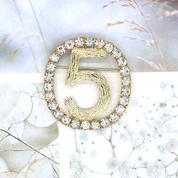 Qiaoqiao Number Five Pin Brooch Crystal Lucky Hollow-Out Digit 5 Pearl Chic Brooches Fashion Rhinestones Breastpin for Banquet Bouquet Women Girls Men Jewelry