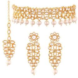 I Jewels Indian Bollywood Traditional Faux Kundan and Beads Stylish Ethnic Party Wear Choker Jewelry Set for Women (IJ326W)