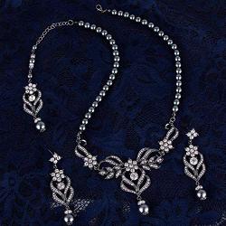 Crownguide Delicate Pearl Bridal Jewelry Set for Women Wedding Pearls Crystal Bridal Necklace and Earring Set