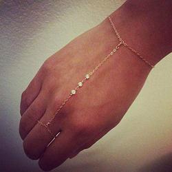 YienDoo Fashion Gold Tiny Crystal Bracelet Finger Chain Hand Harness Chain Dainty 3 Rhinestone Slave Bracelet Jewelry for Women and Girls