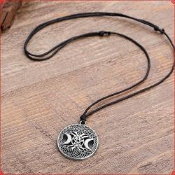 MIXIA Celttic Knot Triple Moon Pentagram Pentacle Star Wicca Pendant Necklace Round Pagan Jewelry